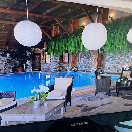 In - 35 M² With Pool *